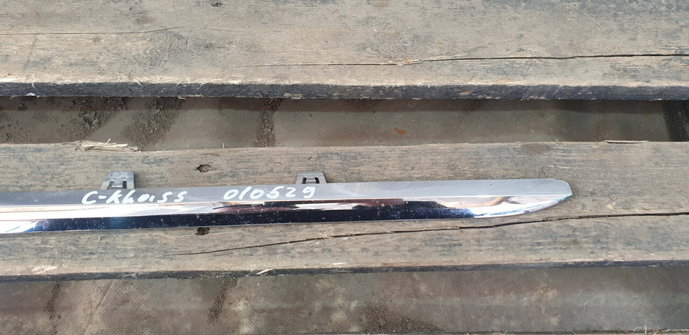 Молдинг порога левый Mercedes E (W213)  Б/У Оригинал A2136980362