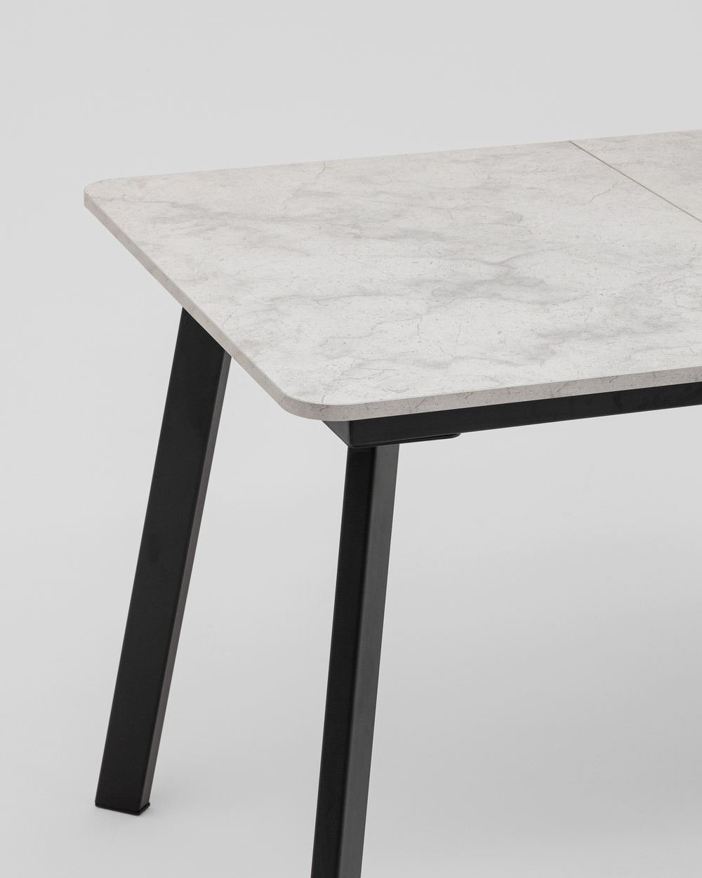 Стол Batu new 120-160/80/76 столешница ЛМДФ ароза светлая подстолье металл черный