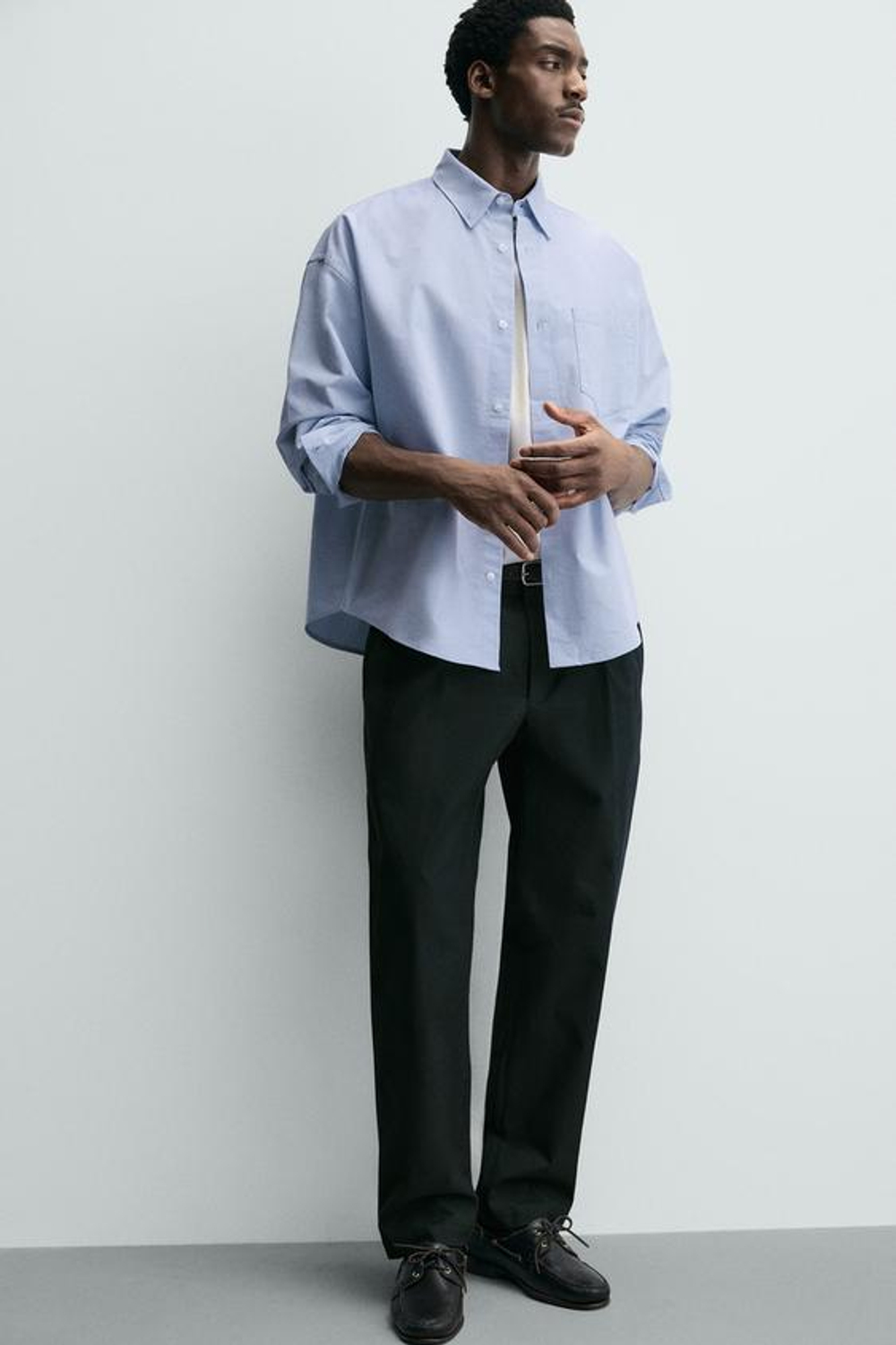 ZARA БРЮКИ СО СКЛАДКАМИ ИЗ РЕЛЬЕФНОЙ ТКАНИ, СЕРЫЙ