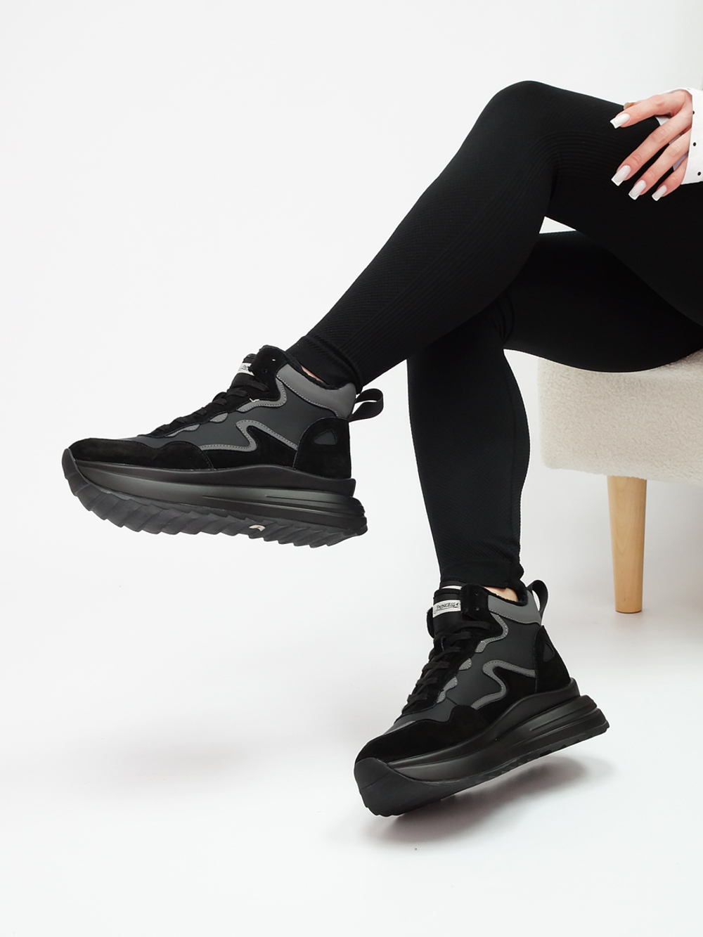 Кроссовки женские демисезонные