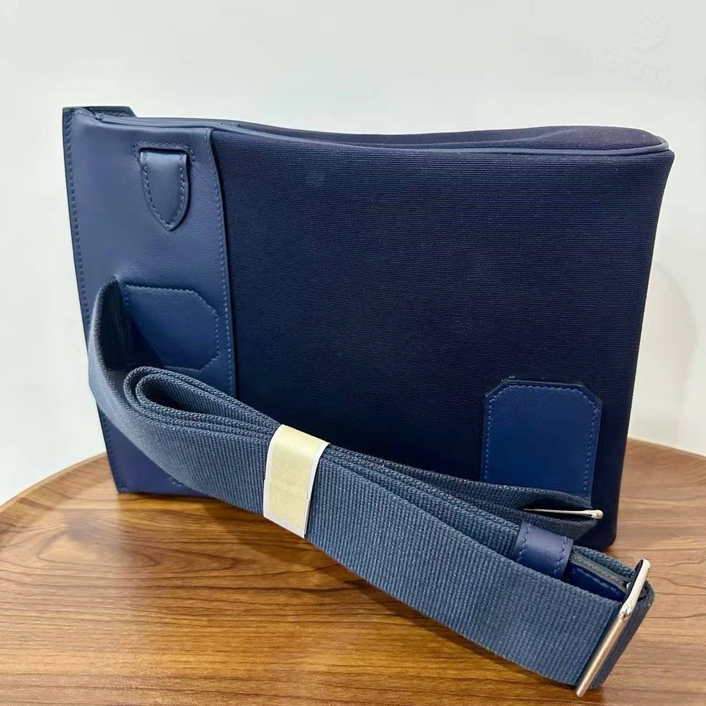 Нагрудная сумка-слинг Hermes