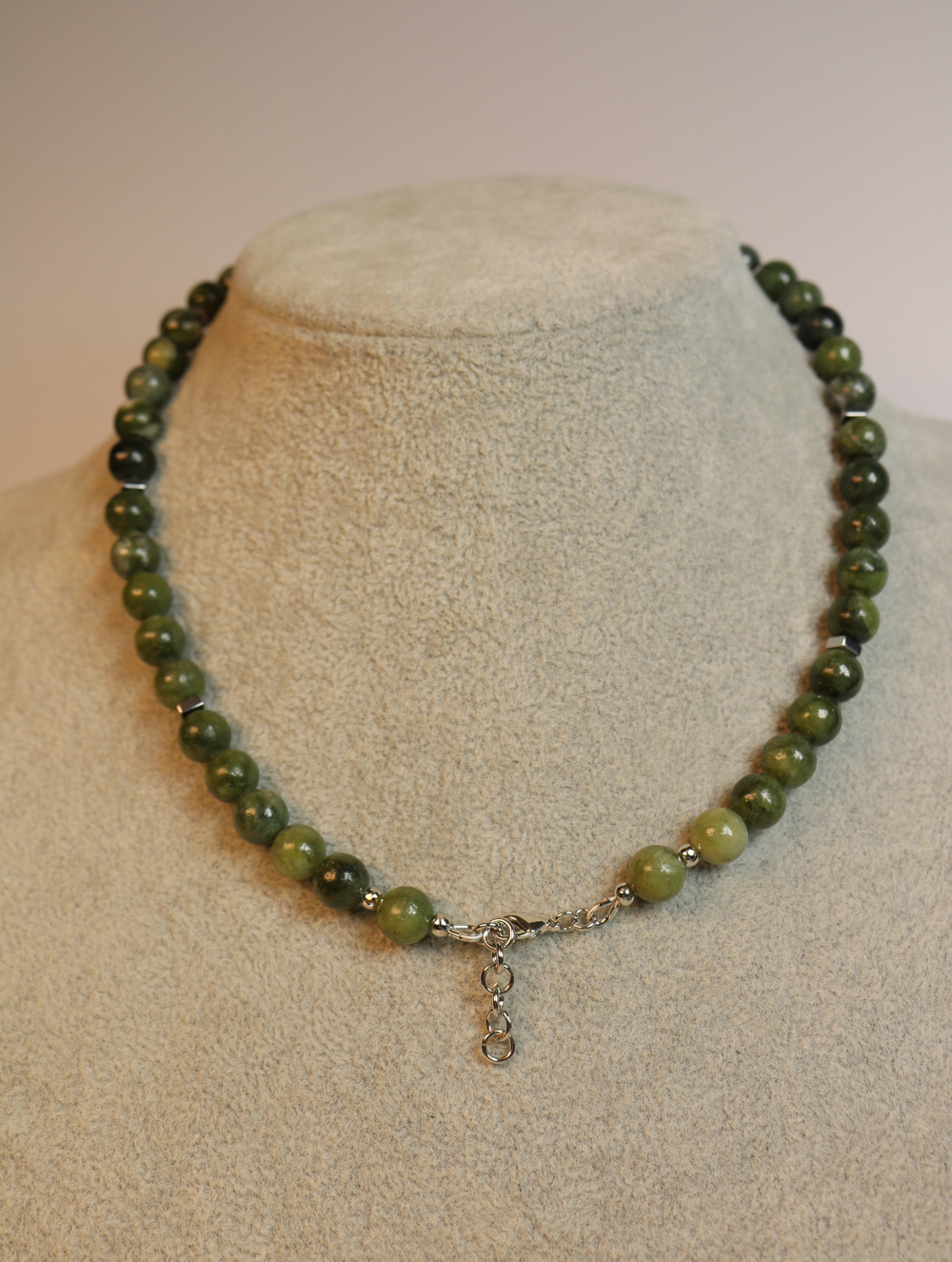 Чокер из нефрита «Зелёный Код»