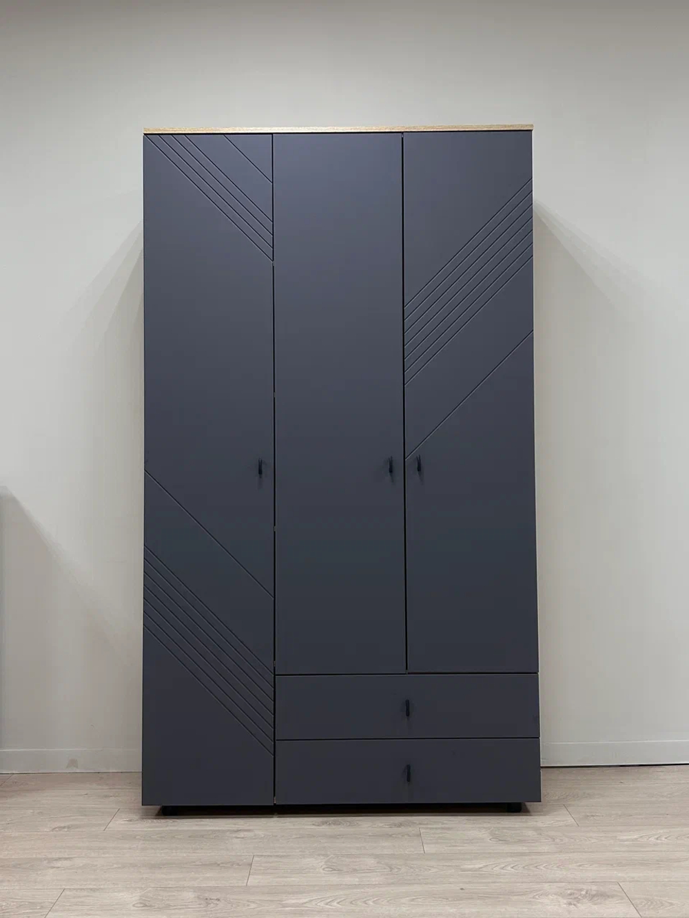 Шкаф 3-дверный с ящиками «Байкал» Графит 120 см