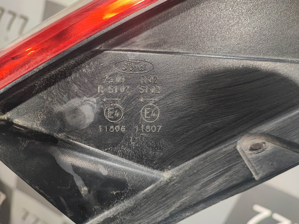 Фонарь задний левый Ford Focus 2 08-11 Б/У Оригинал 1520769