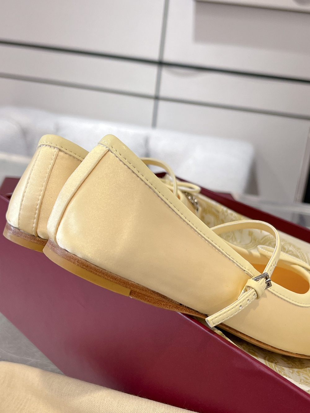 Gucci Flats (6 colors)