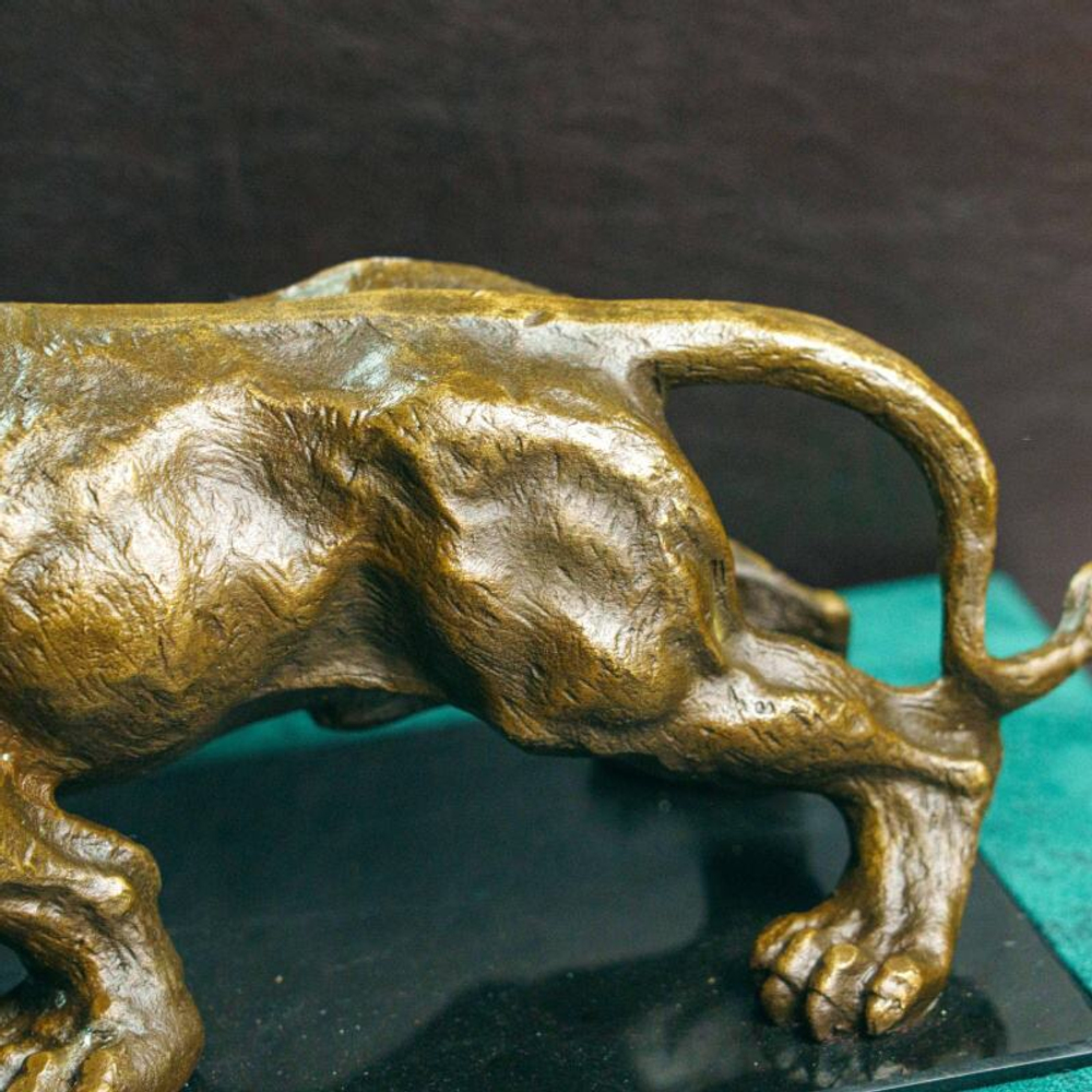 Кабинетная скульптура «Ревущий лев»