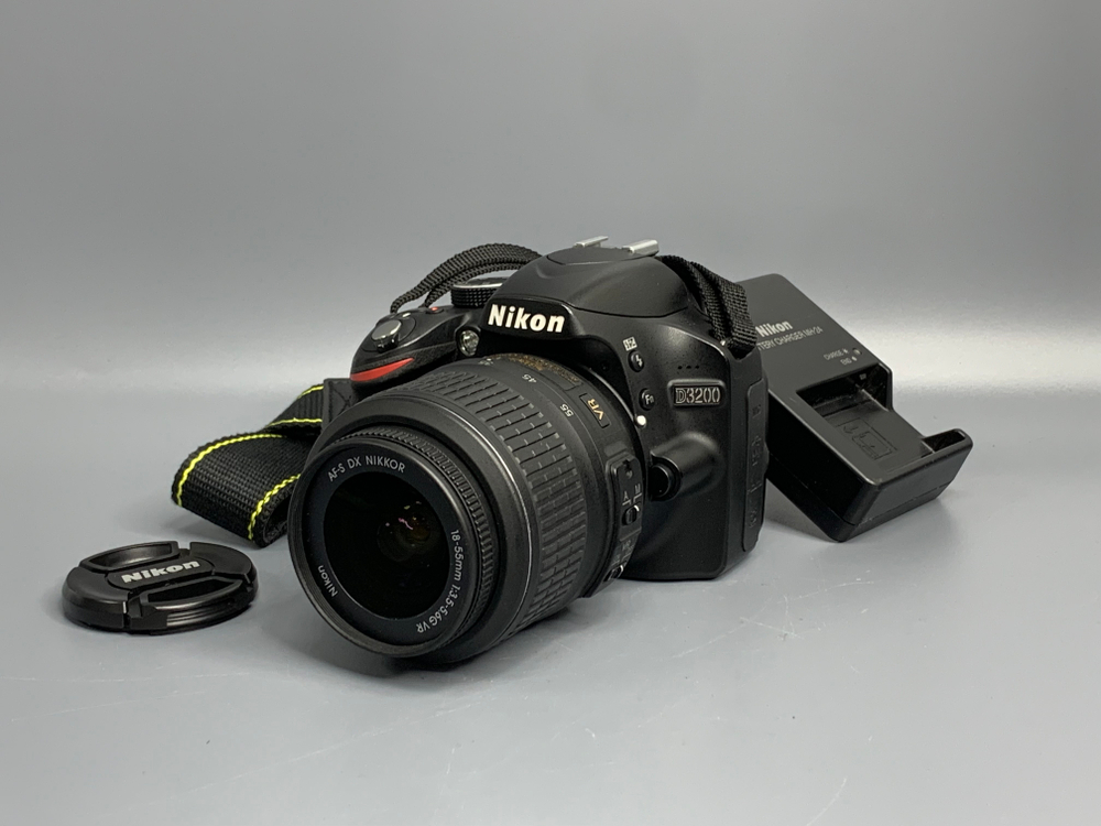 Nikon D3200 kit 18-55mm 12100 кадров