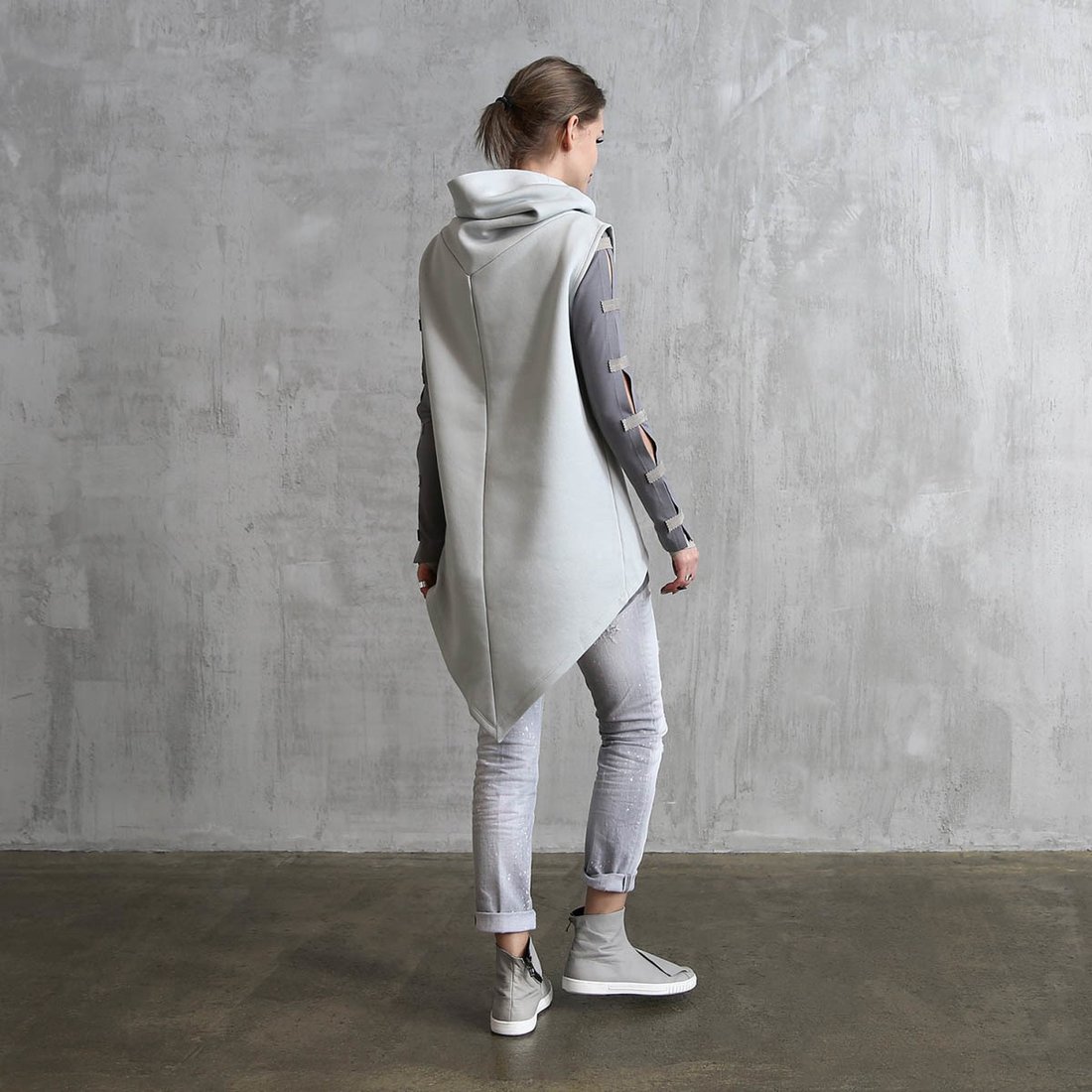 Безрукавка "Umi Cut Silver"