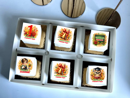 Пирожные с фотопечатью на День знаний для ученика