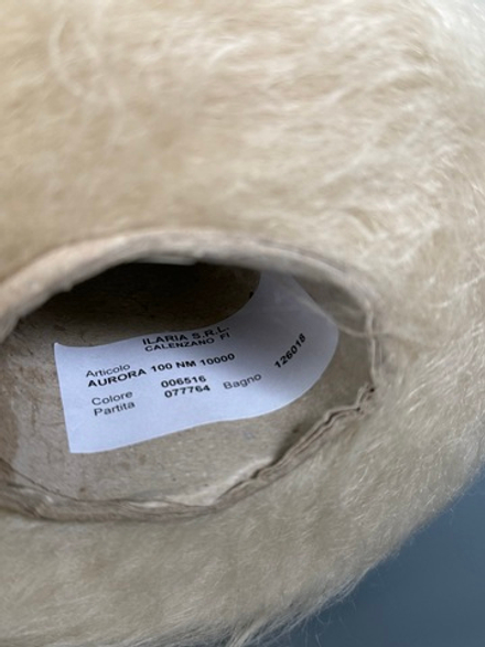 Пряжа Ilaria Aurora (67% кидмохер, 5% меринос, 28% па) 1000м/100гр, песчаный