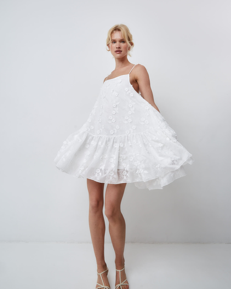 Сарафан из хлопкового шитья белый