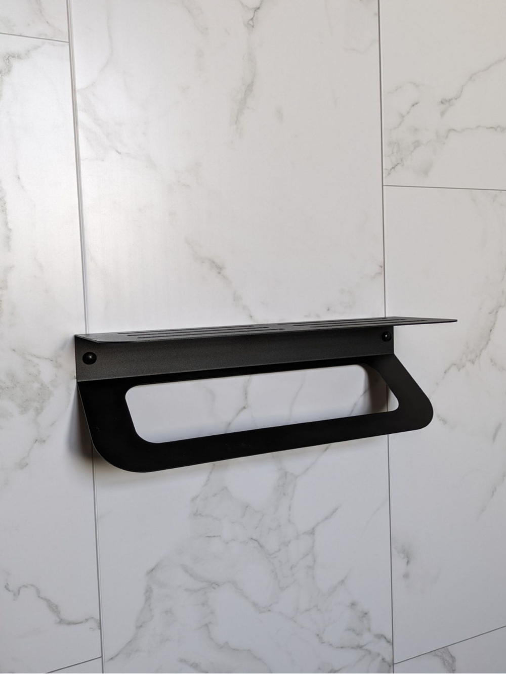 Полка для ванной комнаты 40см с держателем полотенец