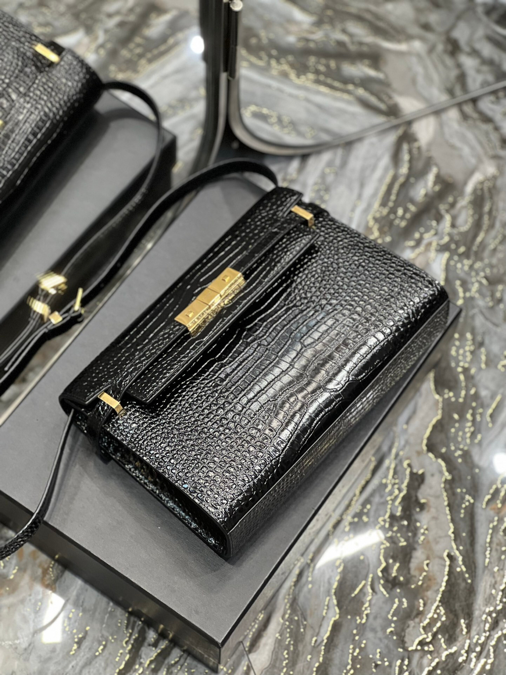 Saint Laurent Manhattan In Box 29 cm