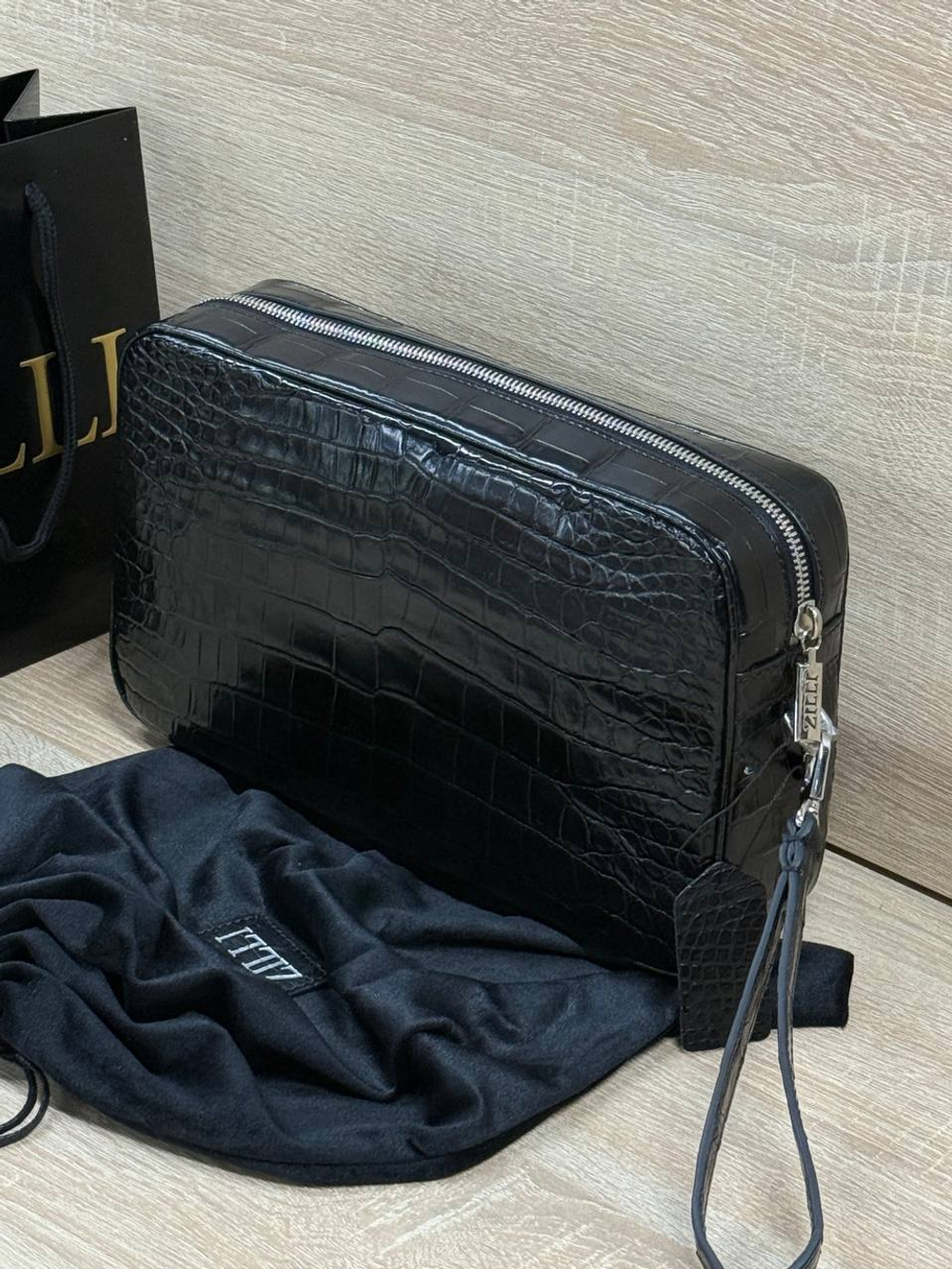 Клатч Zilli из кожи крокодила