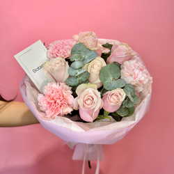 Авторский букет с Розовой розой и диантусами 240220264