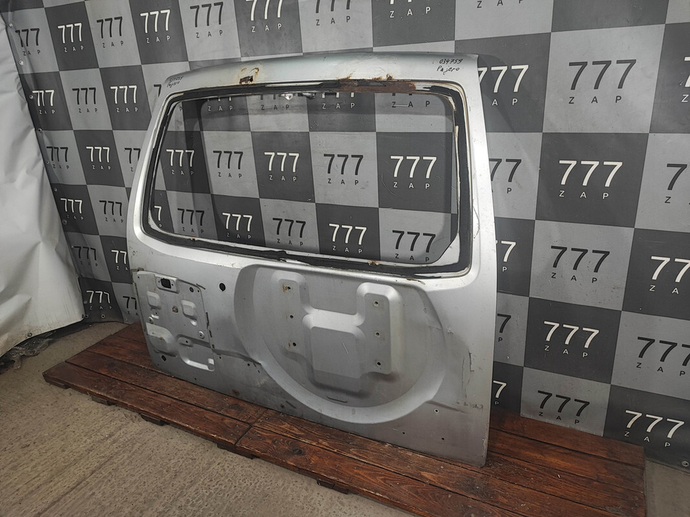 Крышка дверь багажника Mitsubishi Pajero 3 99-06 Б/У Оригинал MN186729