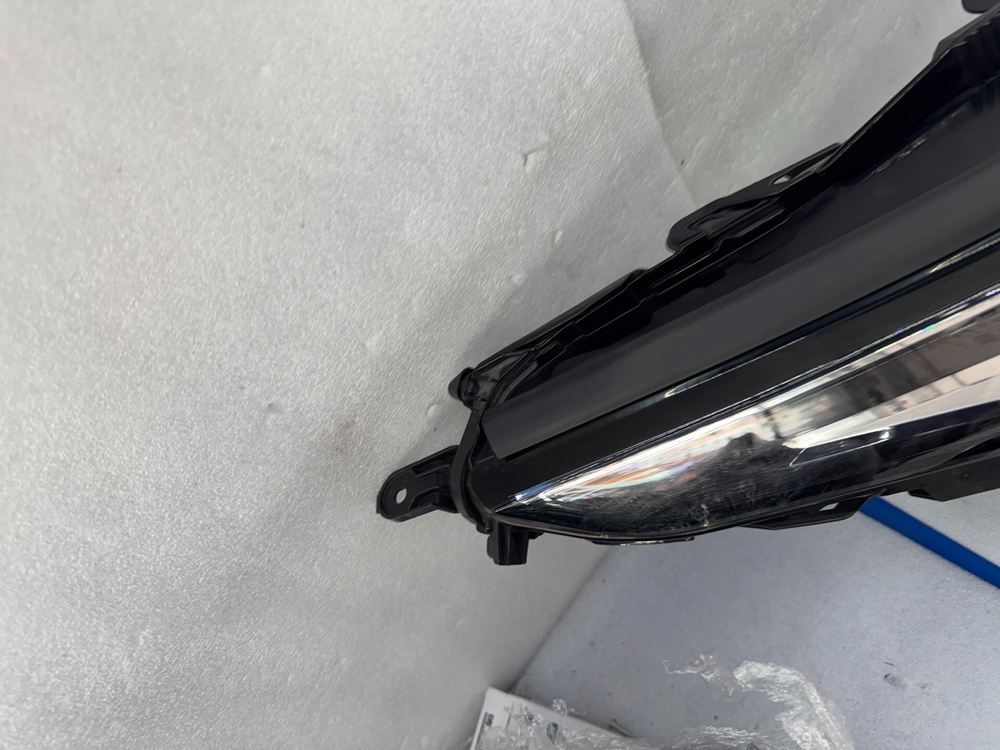 Оригинальная LED фара Toyota Highlander (Lufang)