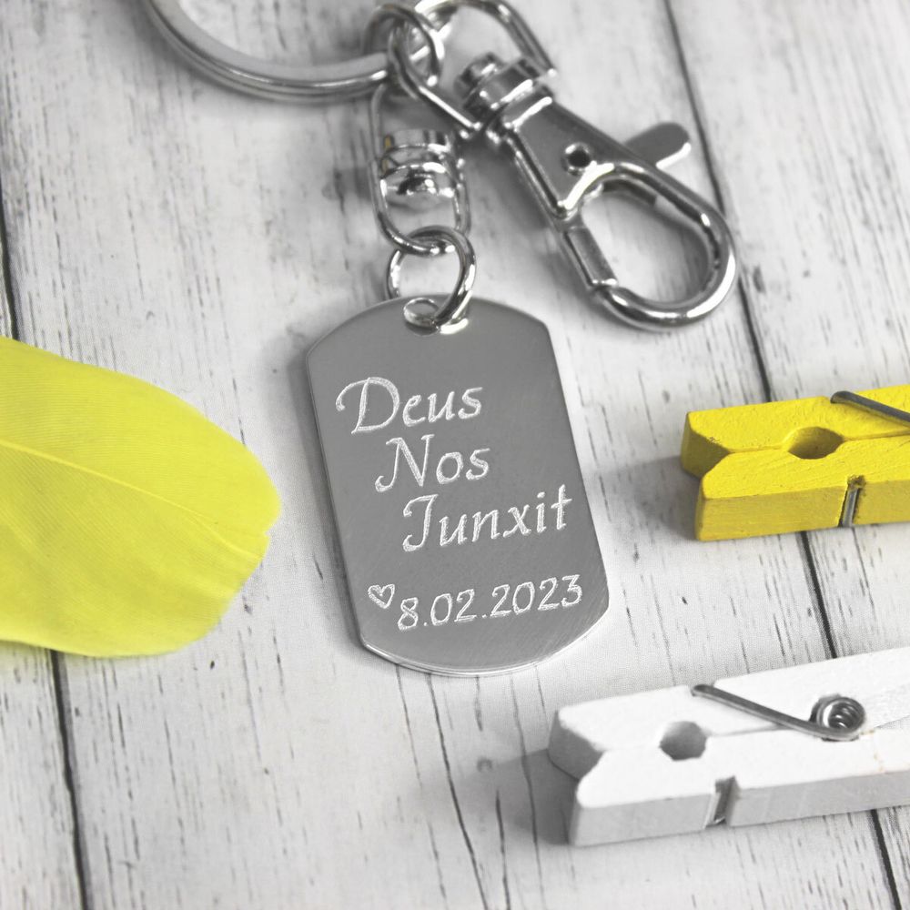 Брелок жетон из серебра для мужчины с гравировкой на заказ