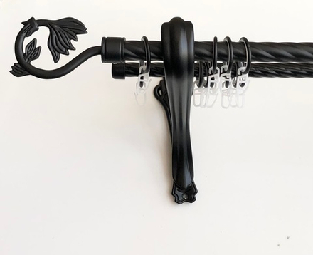 Карниз кованый консольный витой Крокус d20/16 двухрядный, цвет черный