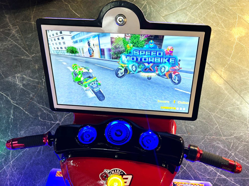 Детский игровой автомат «Безумные мотогонки»