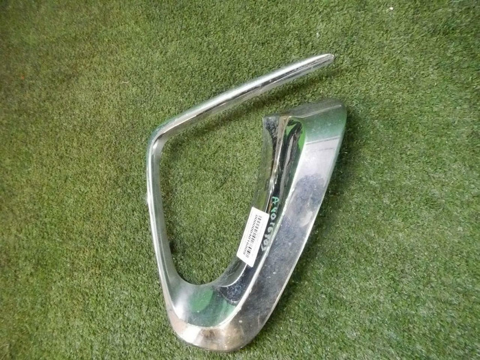 Молдинг переднего бампера правый Toyota Fortuner II (2015-2020)