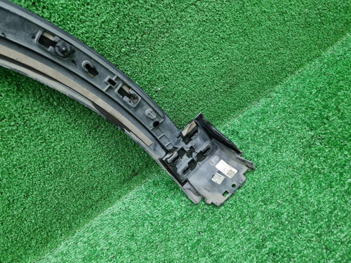 Расширитель передний правый Audi E-tron (18-23)