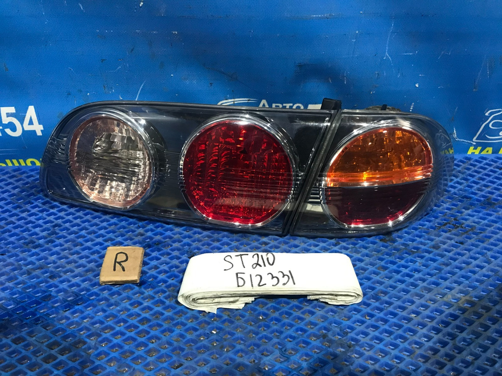 Стоп левый TOYOTA CALDINA 2000-2002