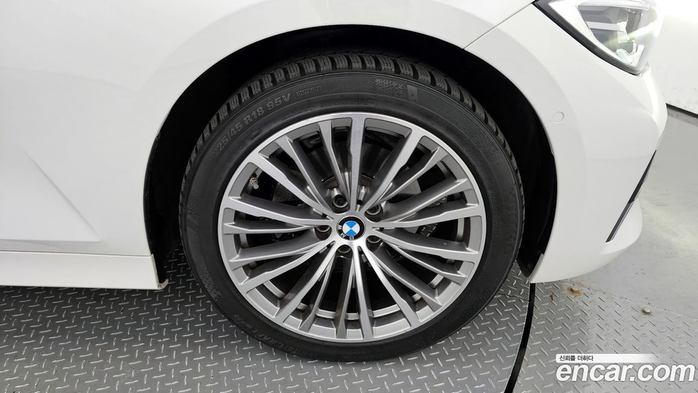 BMW 3 Series (G20) 320i Luxury (08.2021)