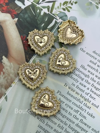 Декоративный пришивной элемент ДГ. сердце золотое со стразами