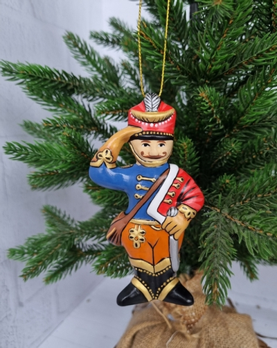 Гусар  ёлочная игрушка из фарфора