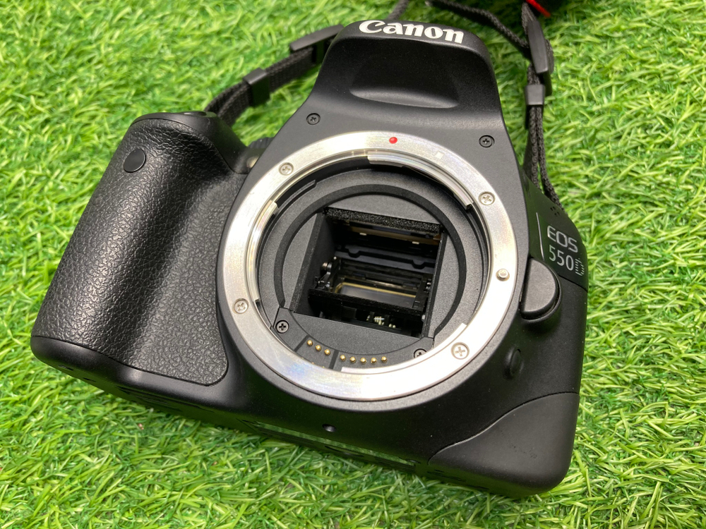 Canon 550D Kit 18-55mm 3.5-5.6 lll