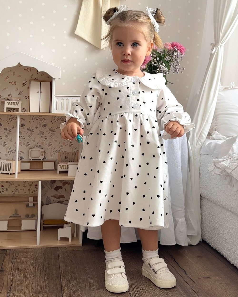 Платье из фланели для малышек «Сердечки», цвет белый