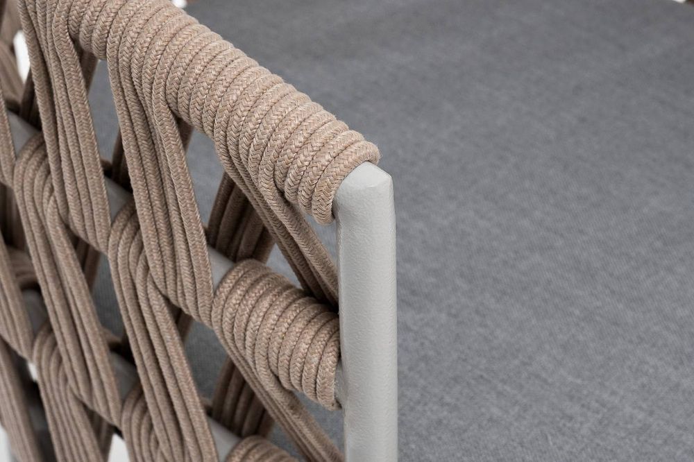 "Диего" стул плетеный из роупа, каркас из стали светло-серый (RAL7035) муар, роуп бежевый круглый, ткань светло-серая