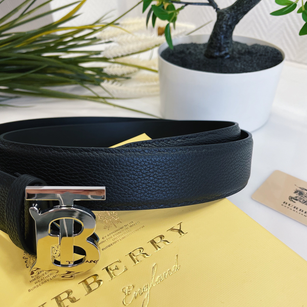 Burberry Кожаный ремень