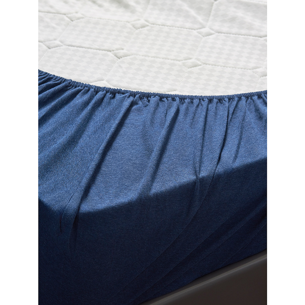 Простыня на резинке из хлопкового трикотажа темно-синего цвета из коллекции essential, 160х200х30 см