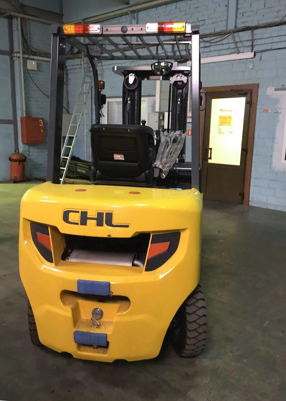 Вилочный дизельный погрузчик CHL 2,5 тонн