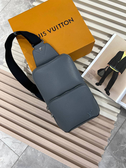 Сумка-слинг Louis Vuitton