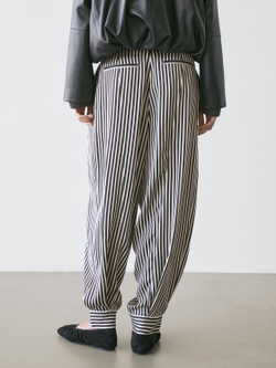 Massimo Dutti Полосатые драпированные брюки с вытачками, черный/белый