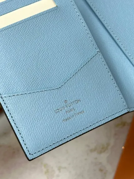 Обложка для паспорта Louis Vuitton Vivienne Holidays