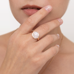 Кольцо из красного золота с перламутром