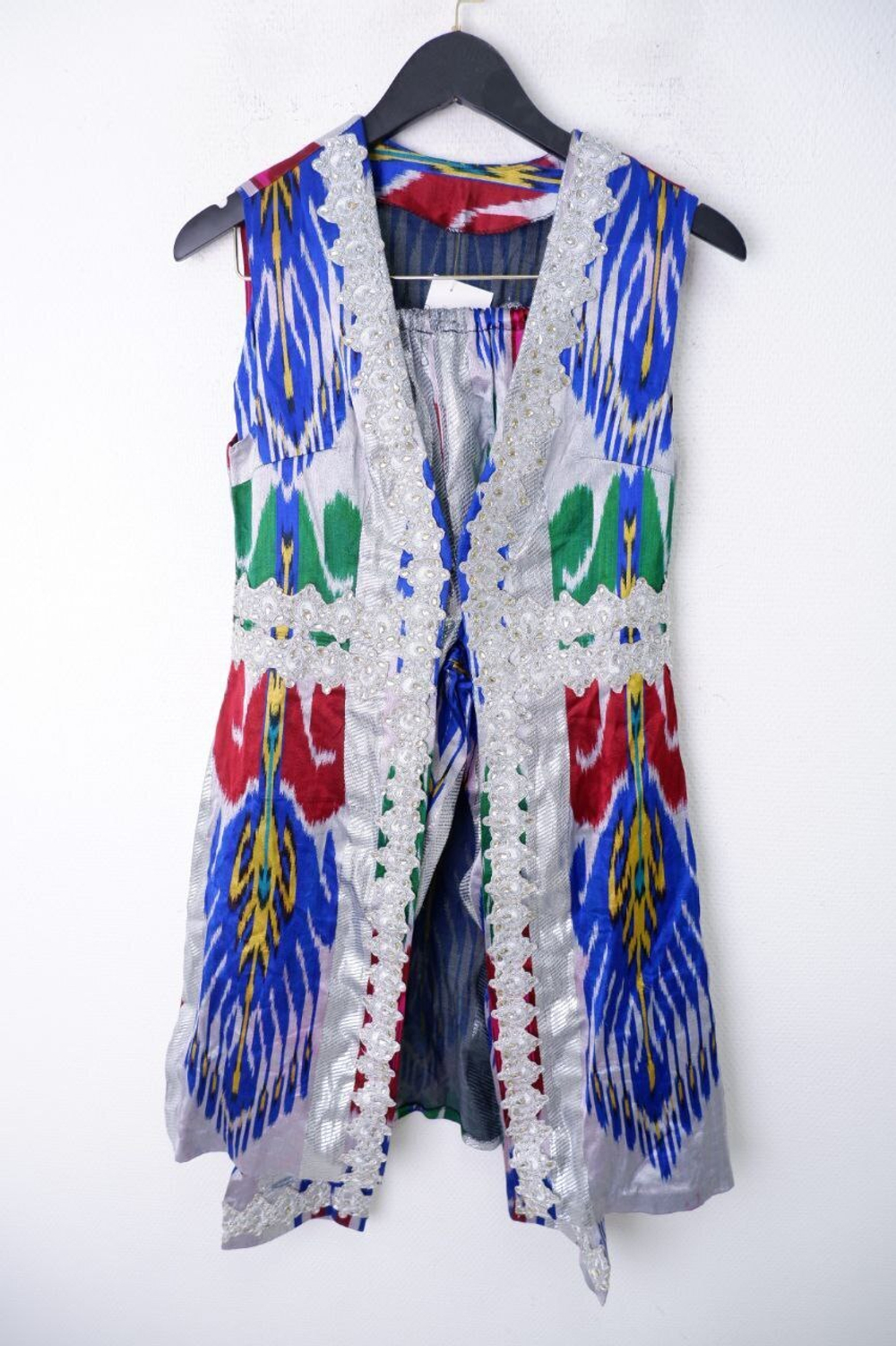 Костюм карнавальный разноцветный с камнями 42 размер