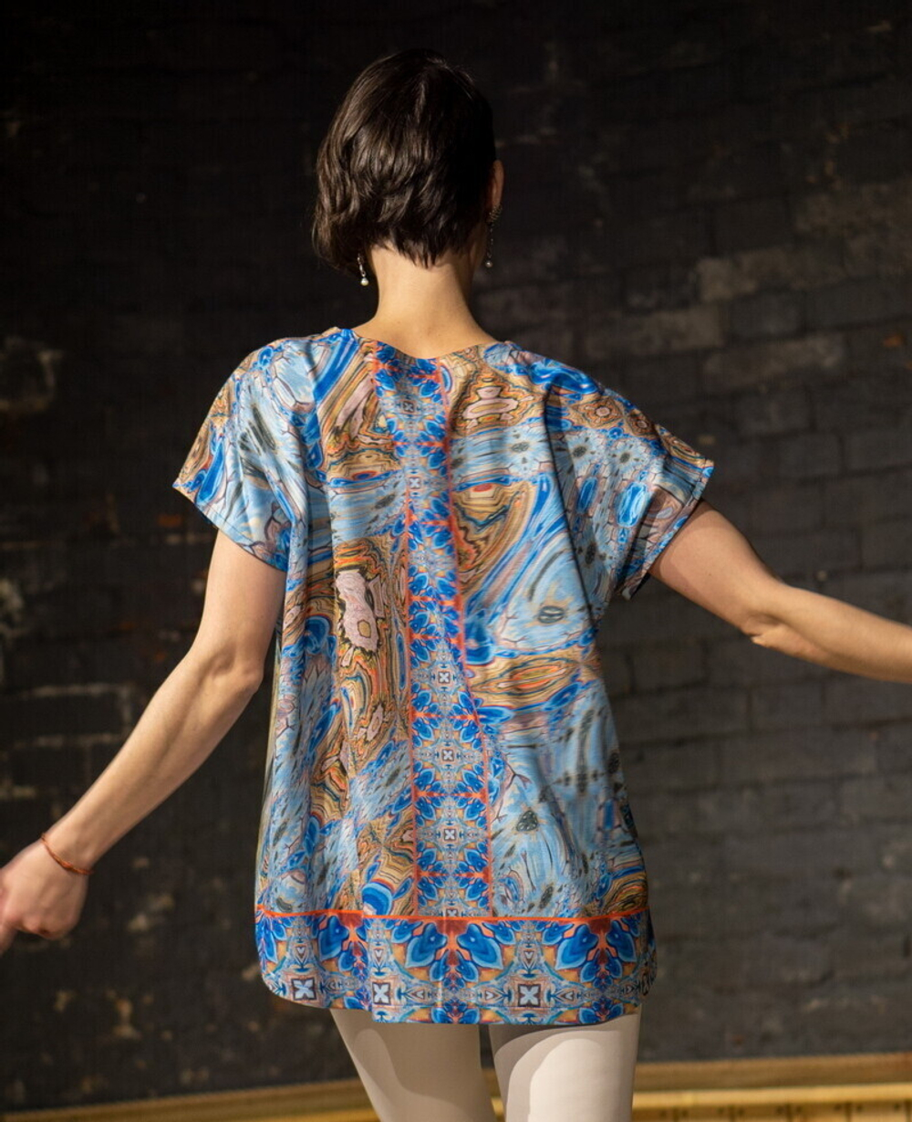 Футболка "Вознесение", по мотивам картины Сальвадора Дали "Вознесение"