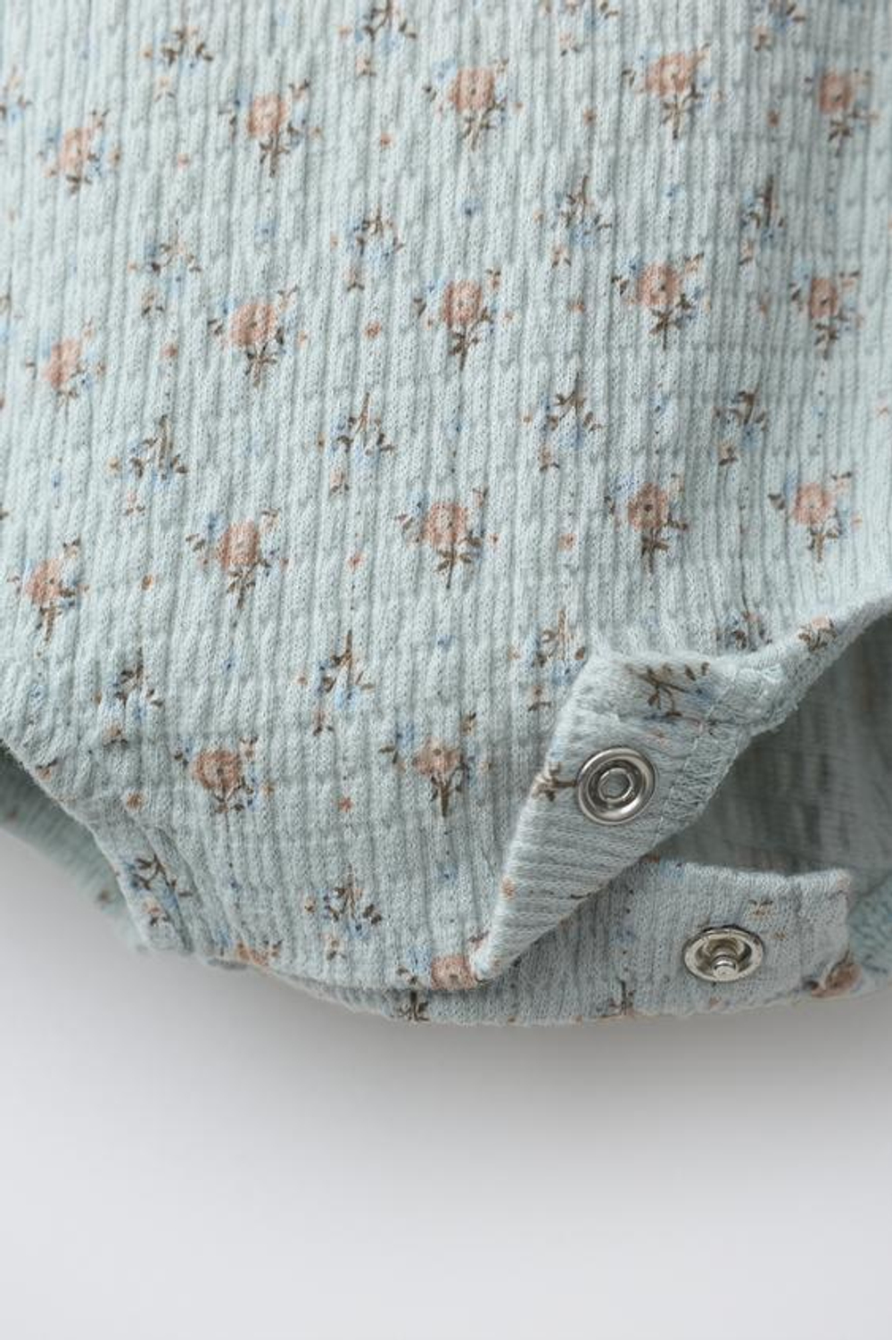 ZARA КОМБИНЕЗОН С ЦВЕТОЧНЫМ ПРИНТОМ И КРУЖЕВОМ, ЗЕЛЕНОВАТО-СИНИЙ