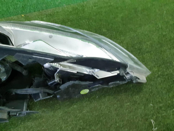 Битая Фара правая Geely Atlas (2016-2022) LED