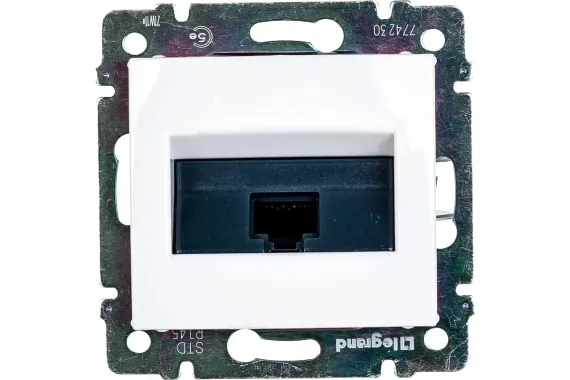Розетка RJ45 Legrand Valena 5е белая