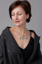 Колье Serenity птица с веточкой в оттенке серебро на гривне