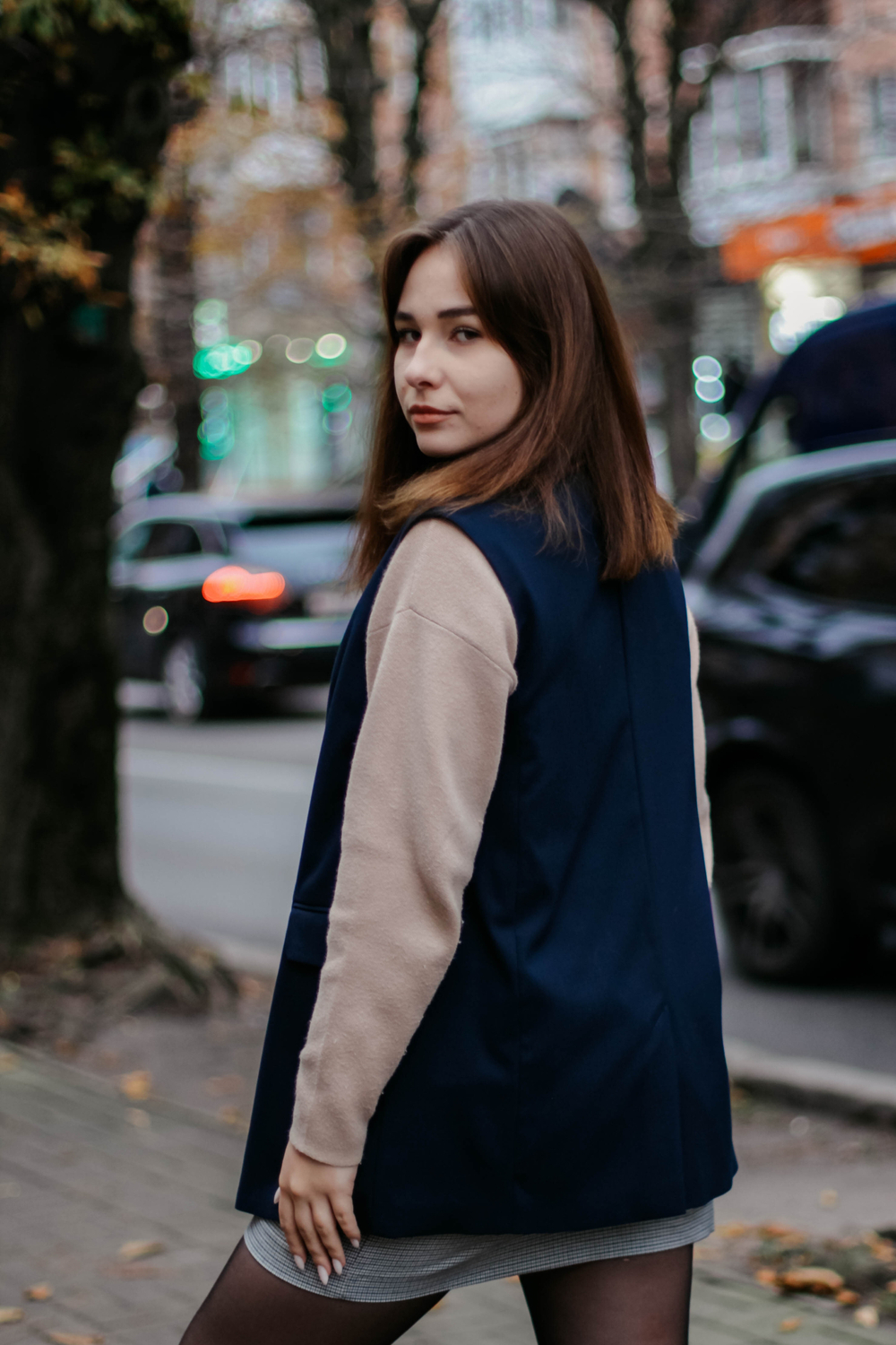 Однобортный удлиненный жилет-пиджак синего цвета