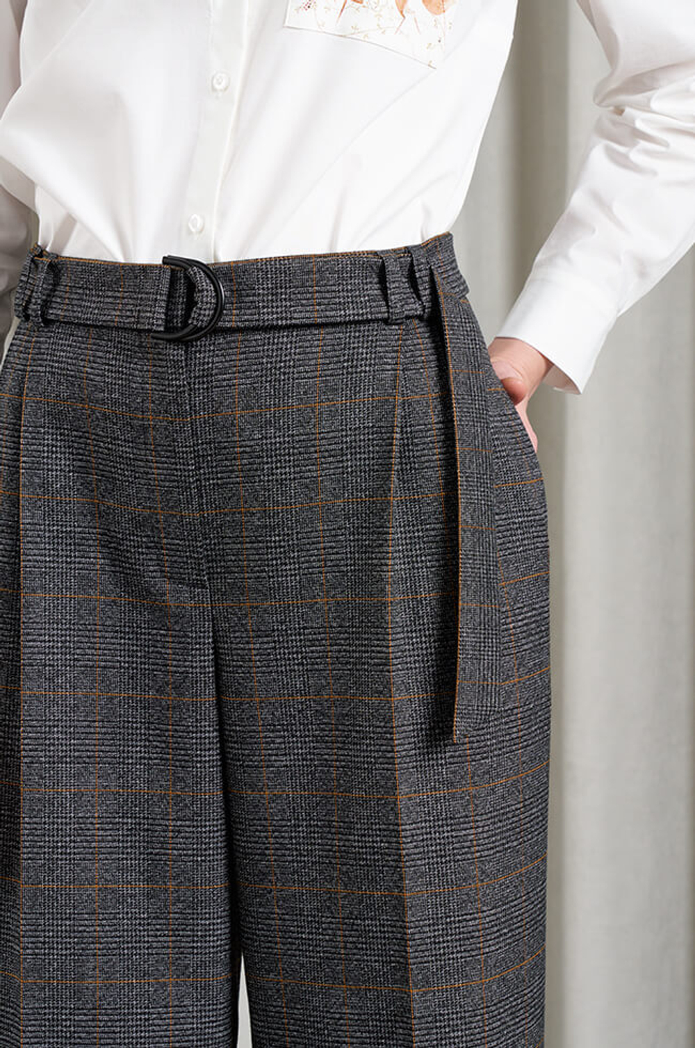 31010 Брюки женские (серая клетка)