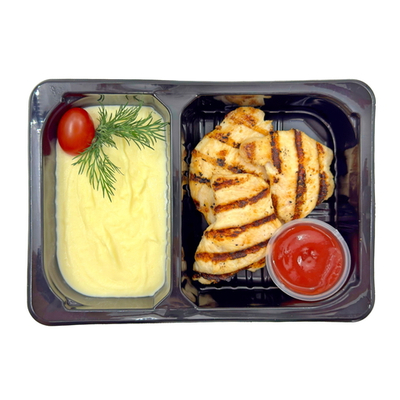 Грудка на гриле с гарниром