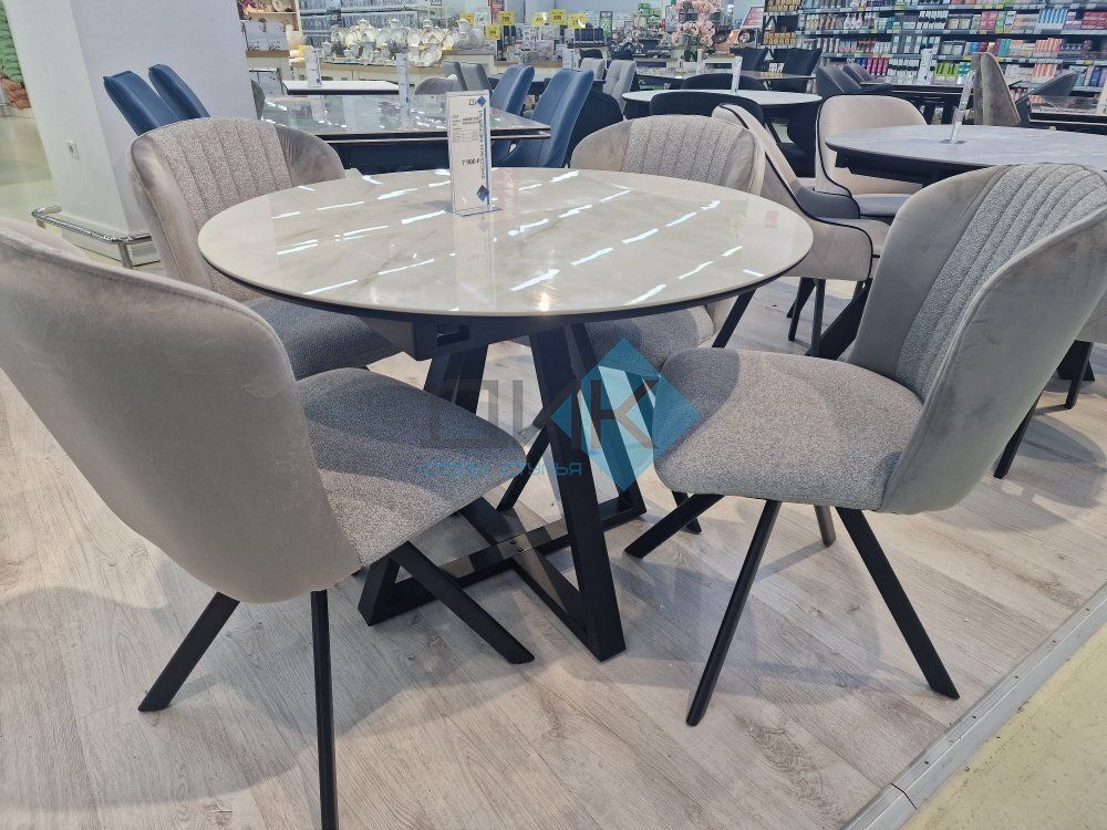 Стул DikLine 299 поворотный опоры чёрные